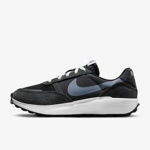 Men’s Nike Waffle Nav size 12